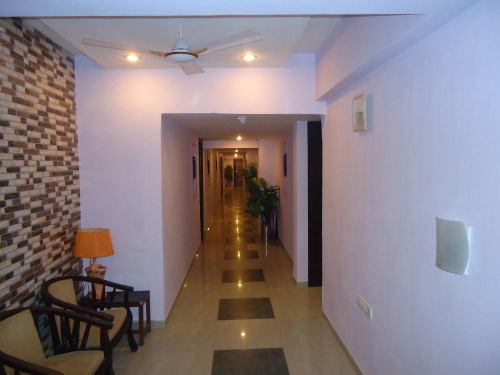 Hotel Maan Residency Satellite Road Ахмедабад Екстериор снимка
