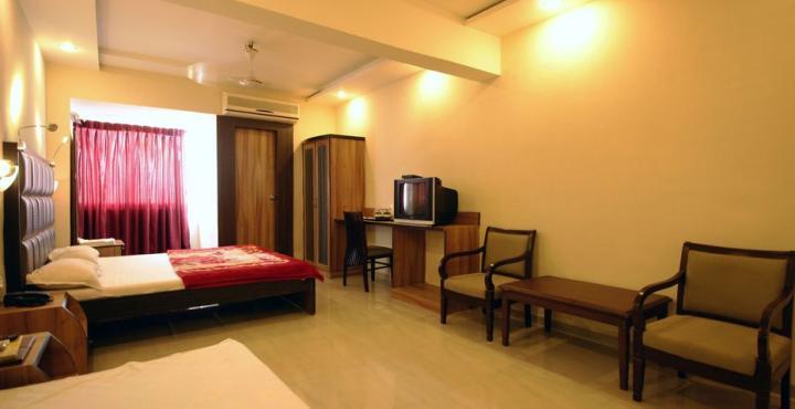 Hotel Maan Residency Satellite Road Ахмедабад Екстериор снимка