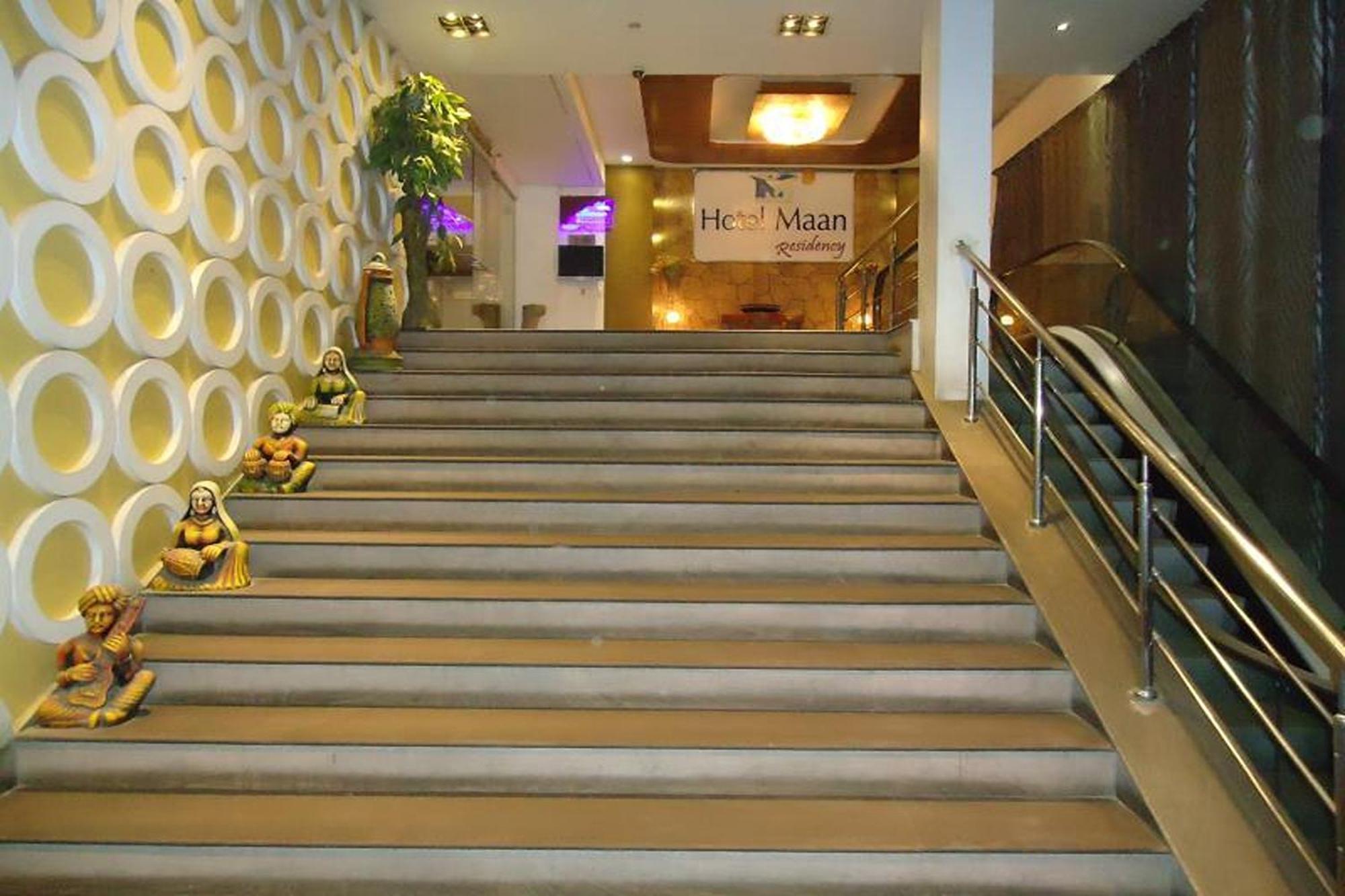 Hotel Maan Residency Satellite Road Ахмедабад Екстериор снимка