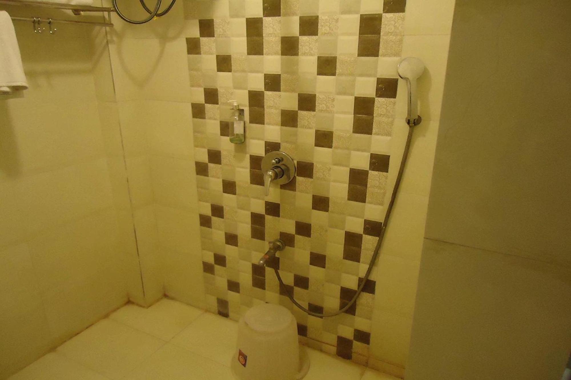 Hotel Maan Residency Satellite Road Ахмедабад Екстериор снимка