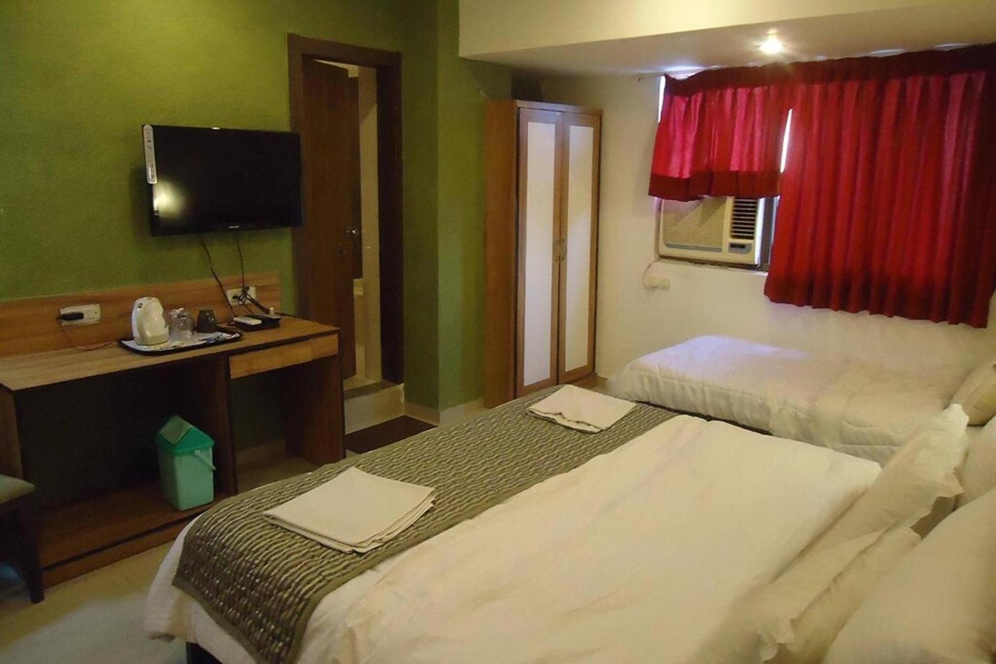 Hotel Maan Residency Satellite Road Ахмедабад Екстериор снимка