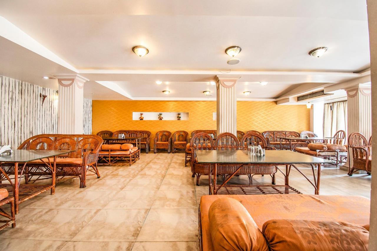 Hotel Maan Residency Satellite Road Ахмедабад Екстериор снимка