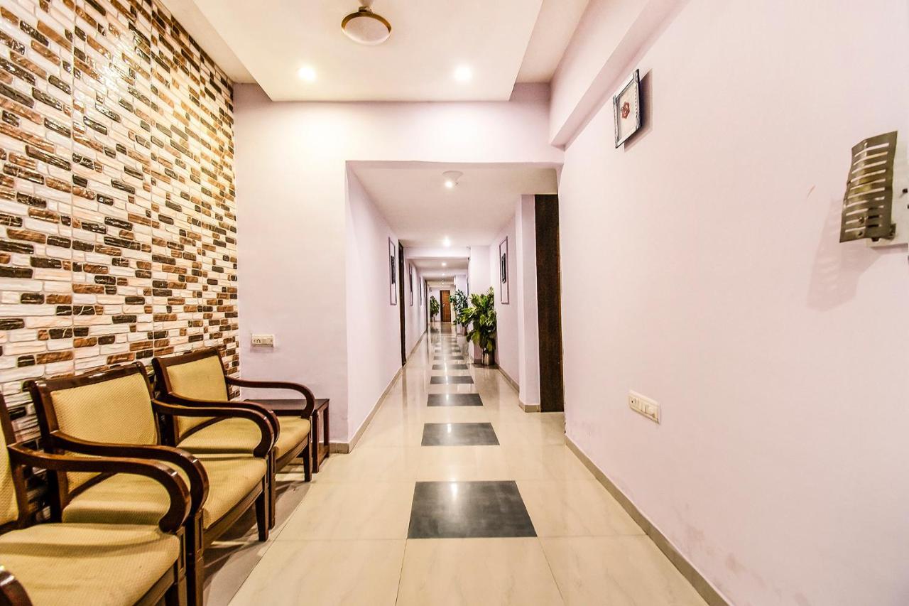 Hotel Maan Residency Satellite Road Ахмедабад Екстериор снимка