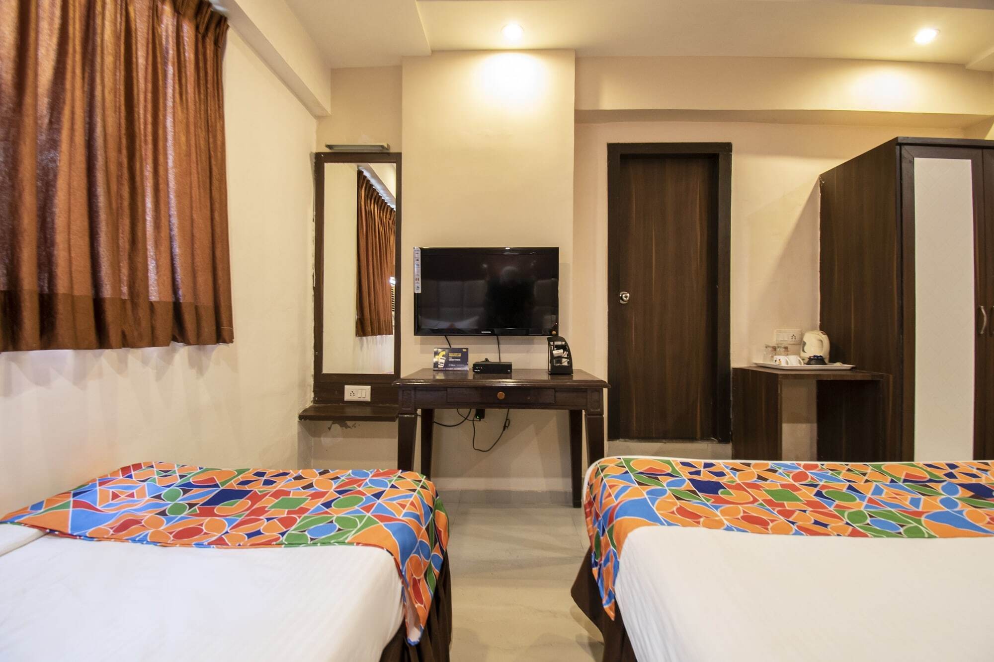 Hotel Maan Residency Satellite Road Ахмедабад Екстериор снимка